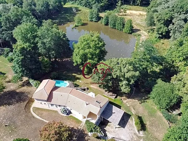 Maison Atypique de 200 m2 - Environnement EXCEPTIONNEL / Cadre recherché