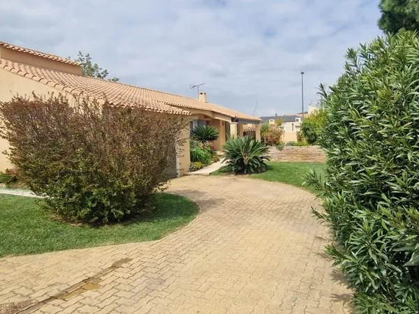 VILLA PROVENCALE DE GRAND STANDING!