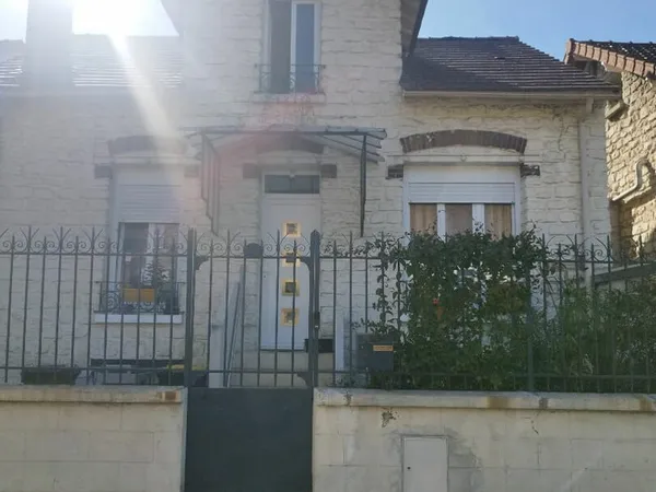 CENTRE VILLE , LES MARTRAITS MAISON EN PIERRE