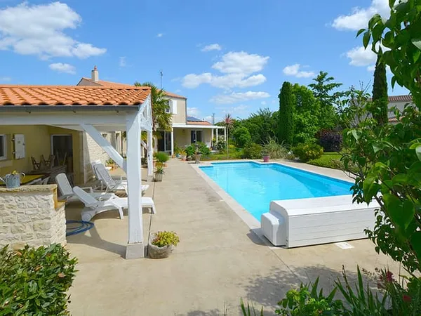 Maison Lucon 7 pièces 197 m2