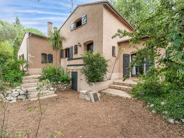 Maison d'exception à vendre à Mondonville - 263.82 m², 6 chambres, terrain de 3250 m²