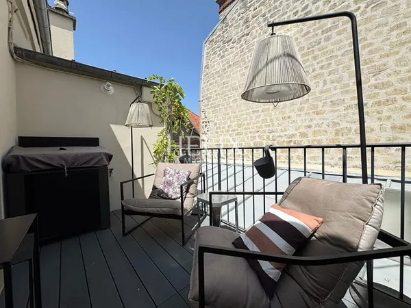 Appartement 155 M² terrasse parking à Saint-Germain-en-Laye, à 5 mn du RER A