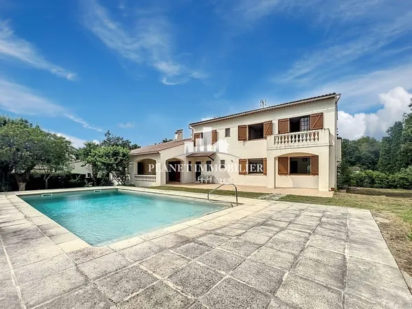ROQUEFORT-LES-PINS GRANDE MAISON 333M2 AVEC TERRAIN DE 2085
