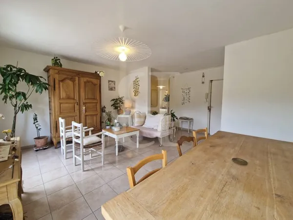 Appartement en dernier étage avec vue dominante à NYONS