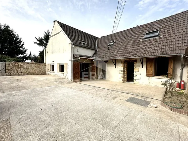 Maison familiale Villeneuve La Guyard 8 pièce(s) 202 m2