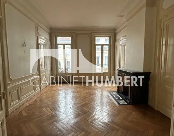 Appartement 3 pièces 121 m²