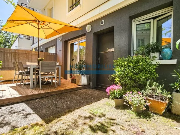 Appartement F4 + Terrasse + Jardin + 1 Pl. de parking + 2 Ga