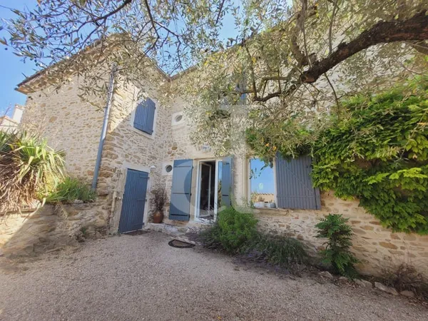 Propriété en pierres entre Grignan et Nyons sur terrain paysag
