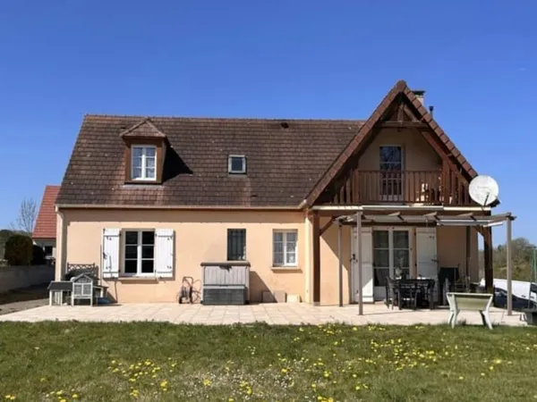 Maison Spacieuse 6 pièce(s), Proche N1