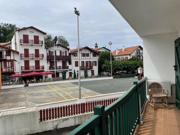 Fronton de Ciboure, appartement de 59 m2 avec balcon