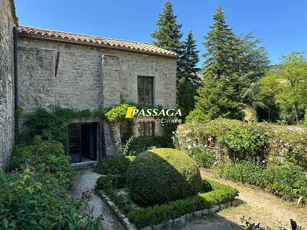 A VENDRE - ANCIEN PRIEURE - LE CLAPIER