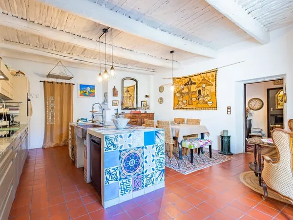 Ravissante maison de village au coeur de Sainte-Cécile les Vign