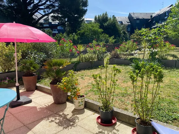 Appartement T2 de 34 m² donnant sur terrasse et jardin avec garage