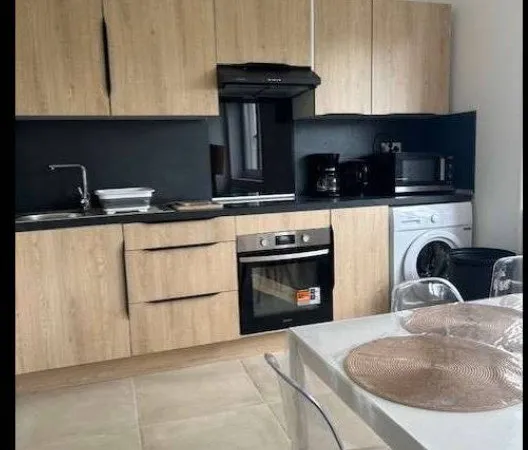 Chambre Colocation Vaulx-en-Velin 7p 114m² 500€