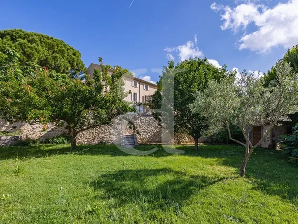 Authentique Maison de Maître au coeur du village de Visan