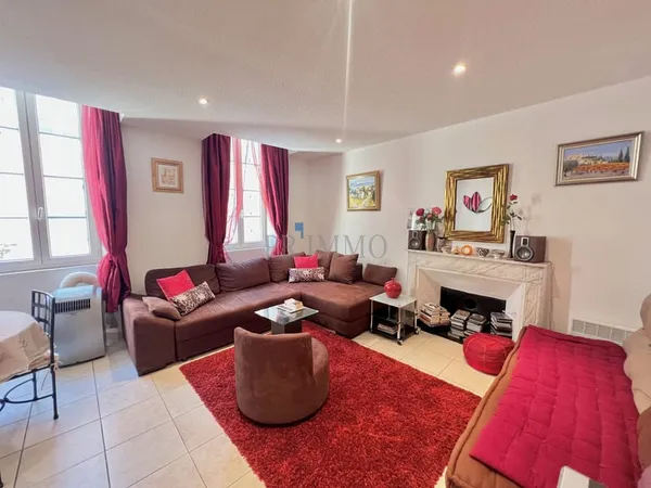 Fréjus Centre appartement 3 pièces, au premier étage, bon ét