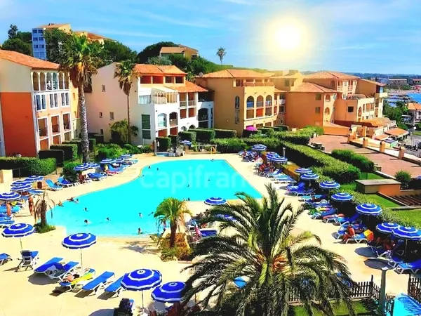 APPARTEMENT T2 TERRASSE + PARKING + PISCINE à vendre SIX-FOURS-LES-PLAGES (83)