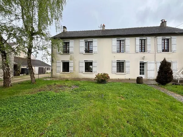 Authentique longère avec piscine, dépendances et belles prestations ? Cadre bucolique garanti