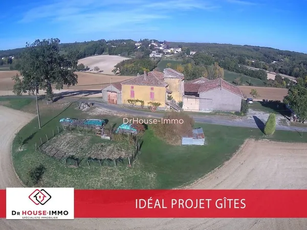 Corps de ferme en pierre à restaurer avec vue imprenable à 360°.
