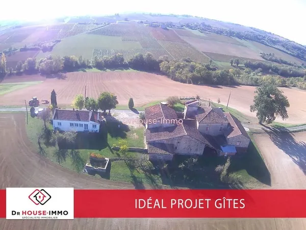 Ensemble immobilier de 2 maisons : un corps de ferme immense à restaurer et une maison de plain pied