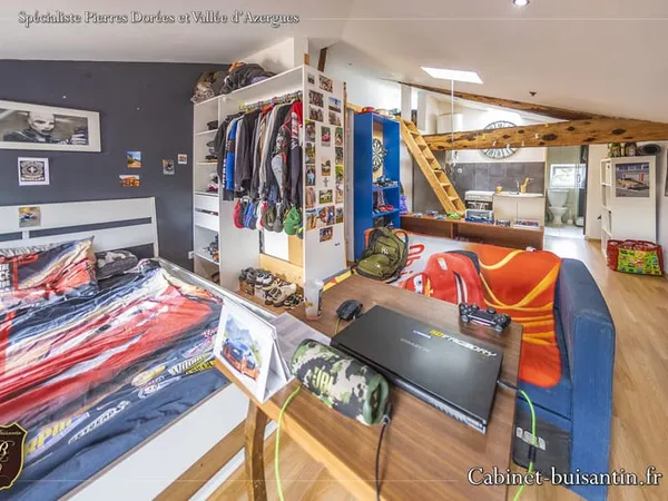 Investissement locatif en plein centre village Le Bois d'Oin