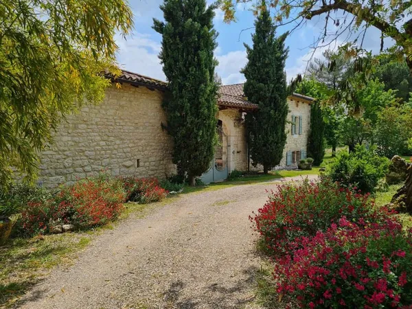 A VENDRE, entre Cordes sur Ciel et Cahuzac-Sur-Vèr