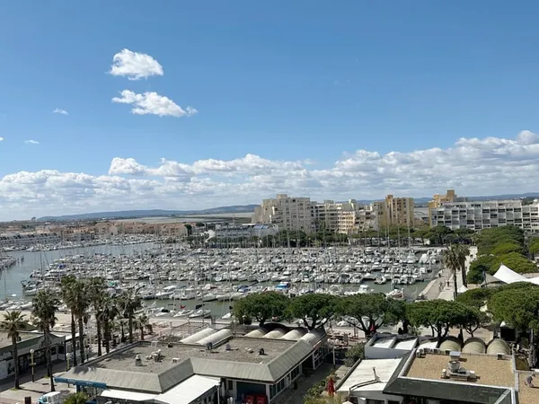 CARNON PLAGE SPACIEUX T2 TRAVERSANT VUE PORT, MER ET ÉTA