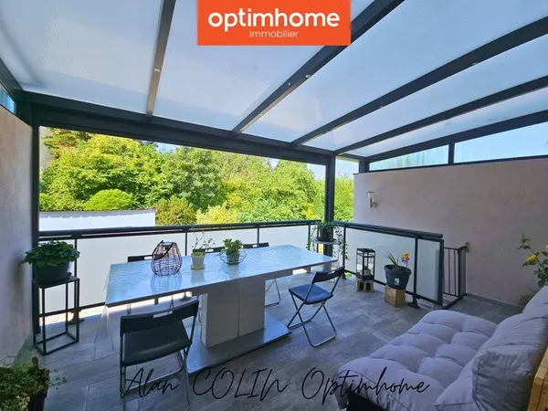 MAISON FAMILIALE 5 PIECES - TERRASSE PERGOLA - GARAGE - 3 STATIONNEMENTS - 129 m²