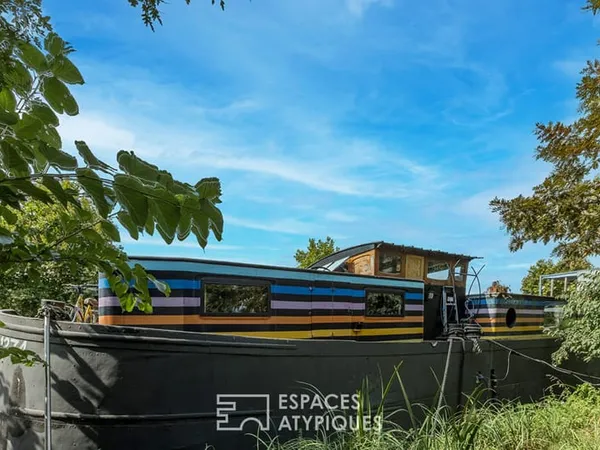 Péniche sur le canal du Midi