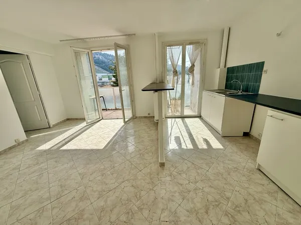 MARSEILLE 13009 - MORGIOU - T4 DE 69M2 AVEC BALCON, CAVE ET