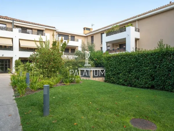 Appartement T2 avec terrasse & parking - 45 m² - LUYNES