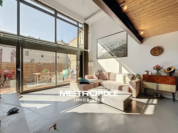 LOFT AMÉNAGÉ 3 CHAMBRES TERRASSE PARKING