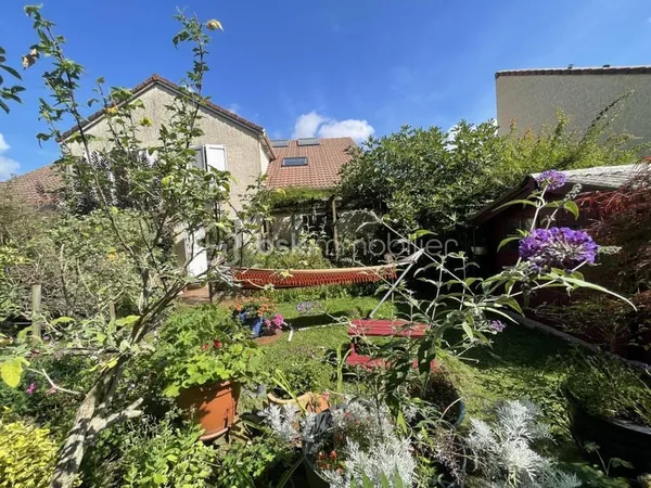 Charmante maison familiale de 4 chambres, jardin paysager - Les Clayes-sous-Bois