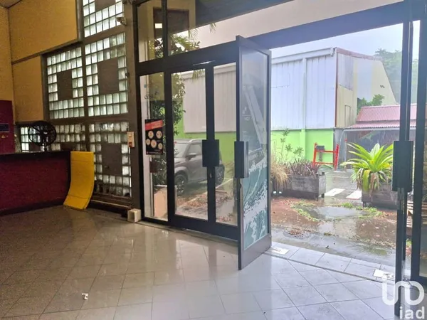 Local commercial 642 m²