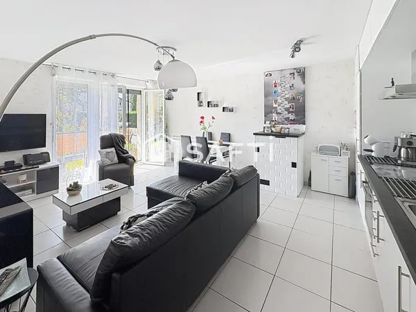 Beau T3 lumineux avec balcon et 2 places de parking - Coup de coeur assuré !