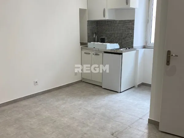 Studio entierement rénové