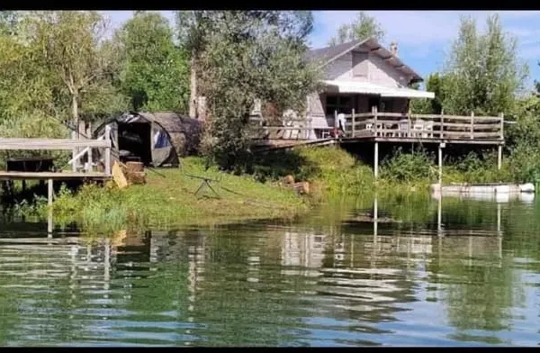 Terrain 28400 m²