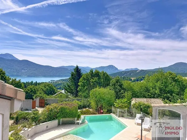 Villa de 165 m² avec vue imprenable sur le lac