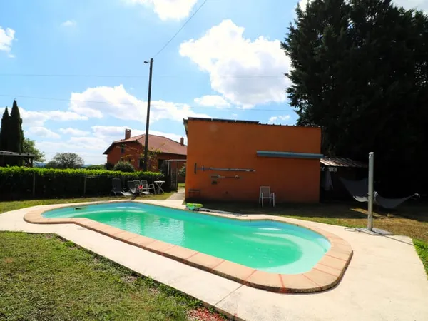 Magnifique Villa, grand garage, piscine, 8393m2 de terrain,