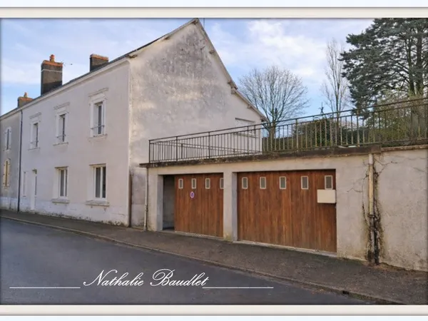 Maison 164 m2 avec double garage, jardin et cour