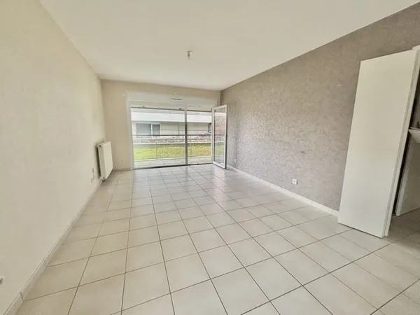 APPARTEMENT T3 - LA RICHE CENTRE