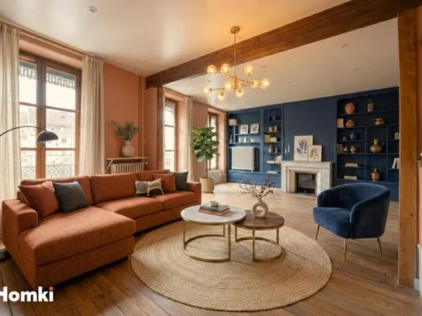 Appartement T4 de 105 m2 à Belley 01300, Place des Terreaux