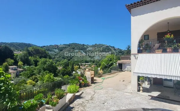 EXCLUSIVITE Maison Auribeau Sur Siagne 8 pièces 160 m2 - Beau potentiel