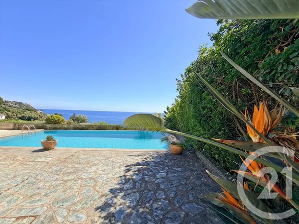 Maison 6 pièces 261 m²