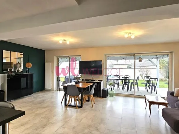 Maison familiale entièrement rénovée dans un quartier recherché de Genas