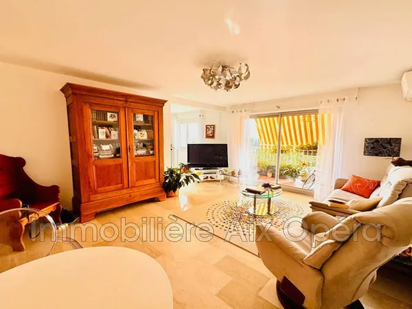 APPARTEMENT DE 94 m2 EN DERNIER ETAGE RESIDENCE SECURISEE AVEC