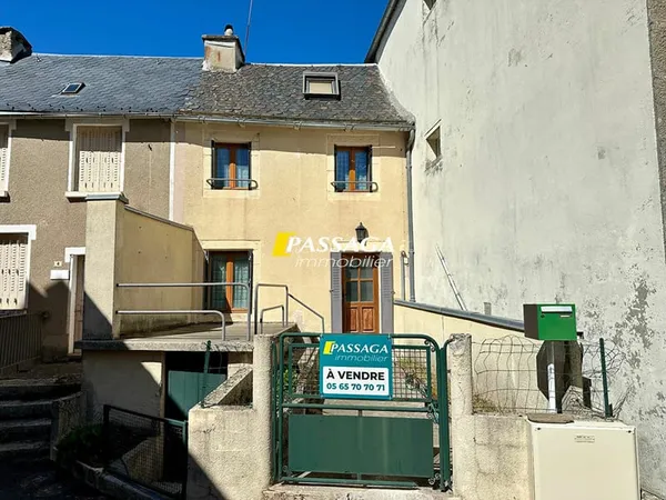 A VENDRE - Maison d'habitation de type 3 avec terrasses et jardin non attenant - SAINT GERMAIN DU TE