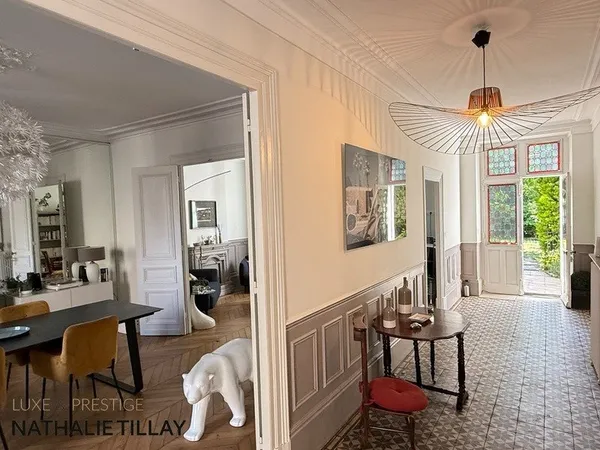 ORLEANS centre, maison bourgeoise a vendre, avec jardin et ascenseur, rare