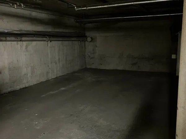 Place de parking en souterrain