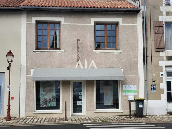 Maison de village à Charroux